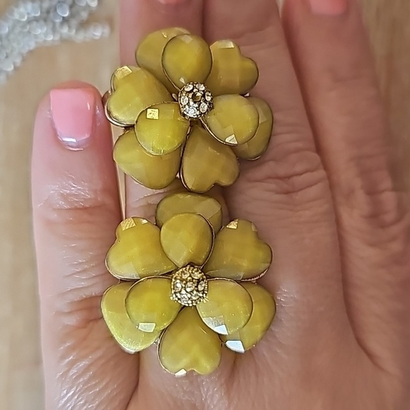 Vintage Gold Tone, Clear Rhinestones and Yellow Glass Flower Earrings - Picture 3 of 3